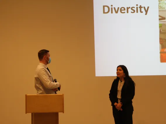 Image of grad slam semifinalists presenting.