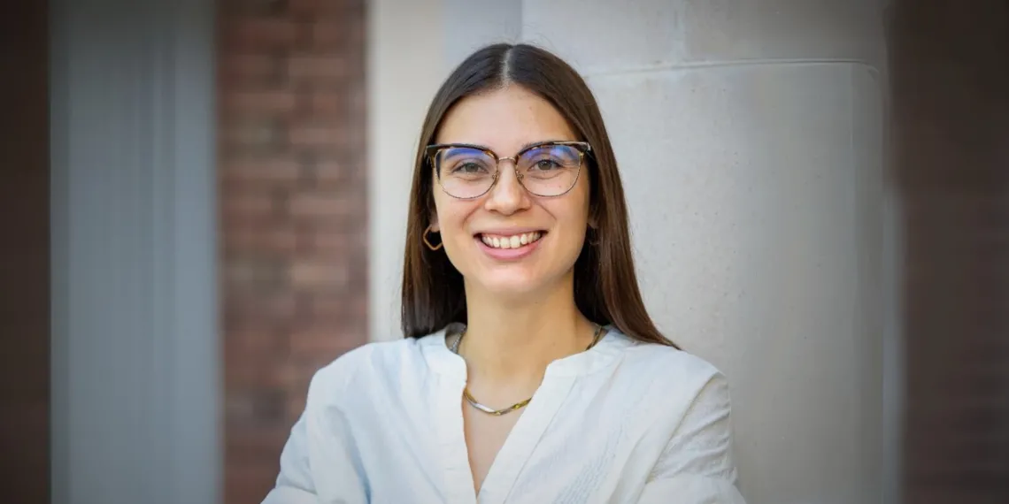 Headshot of Amanda Bogden