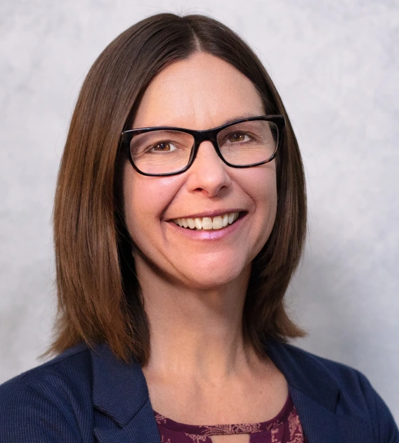 Headshot of Shelley Hawthorne Smith